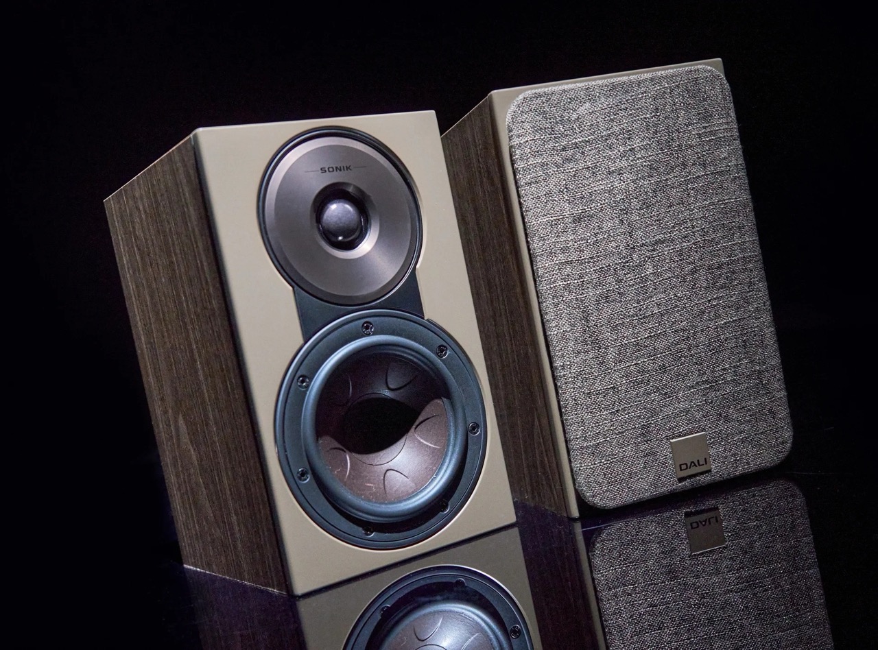 Gro_(imgi_26_SONIK-1_studio-reflection)